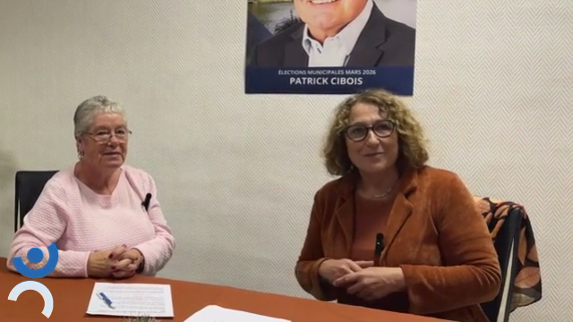 Roseline et Murielle assisent à un bureau